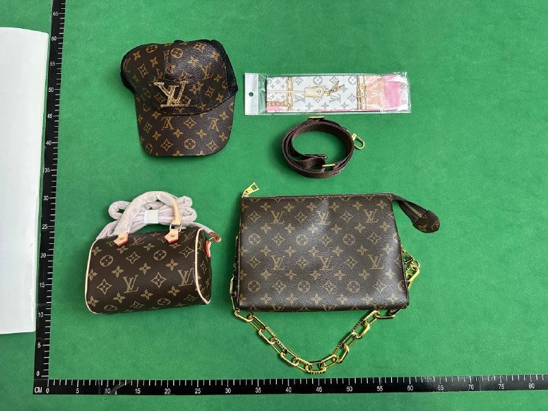 V Dior bag set ( 22 + styles)