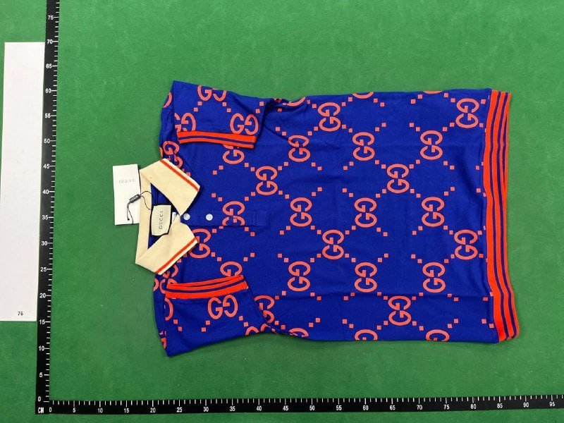 Gucci polo shirt  (40 CP)