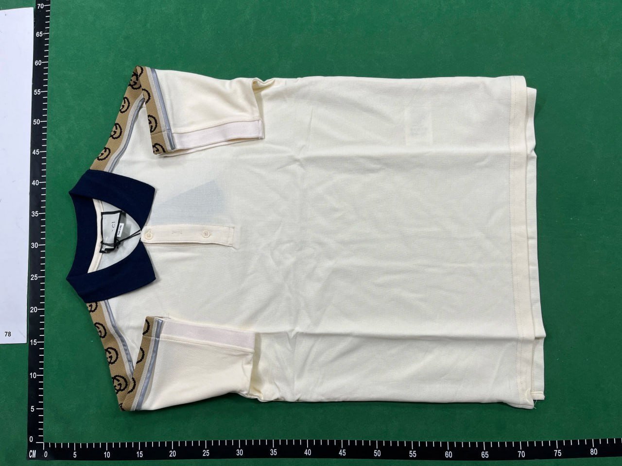 Gucci polo shirt  (40 CP)