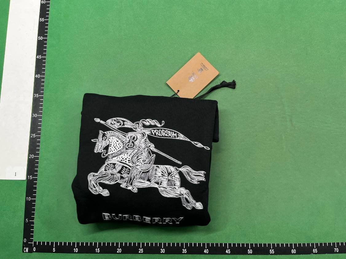 Burberry sweater