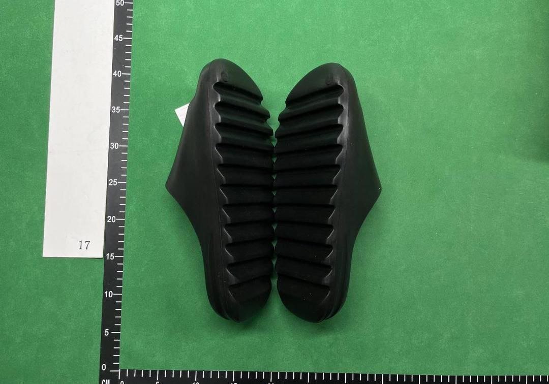 Yeezy  Slide