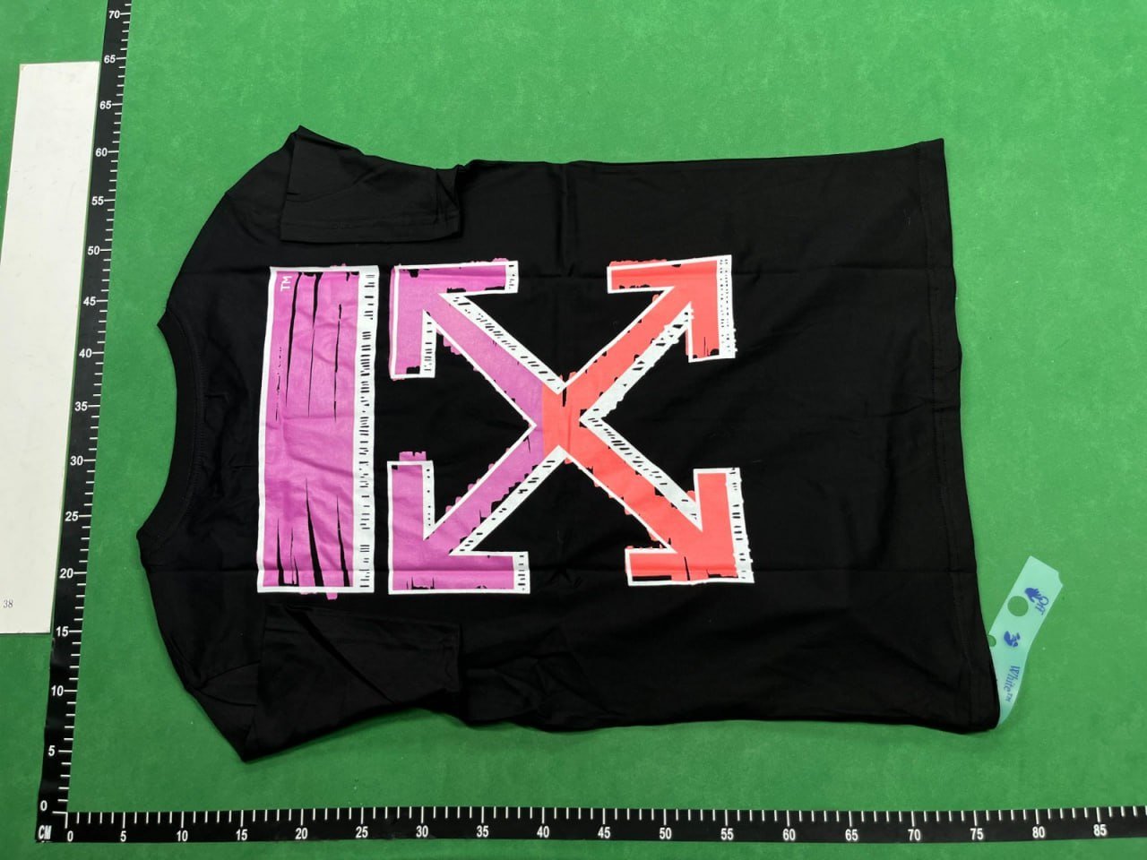 Off-White T-shirt（20+）