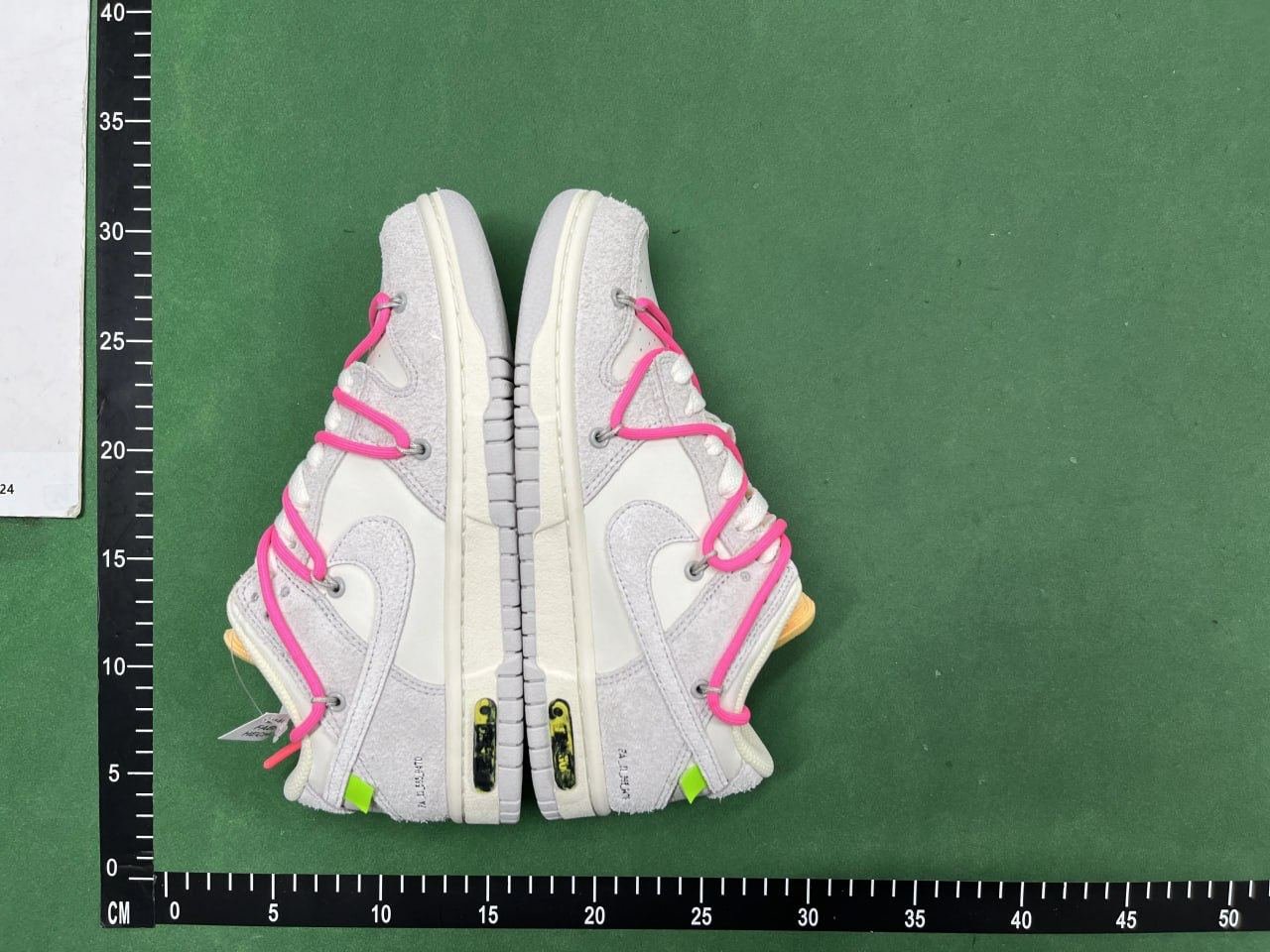  Nike Dunk Low Off-White