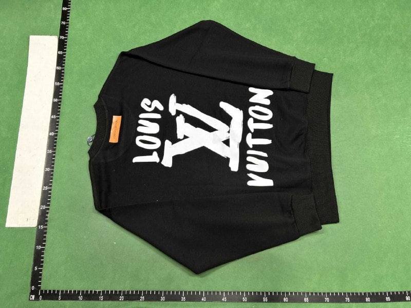 Louis Vuitton sweatshirt  !