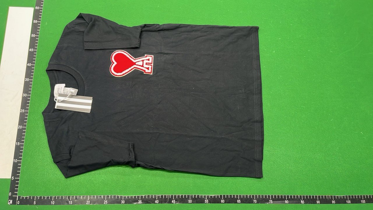  Ami Tee