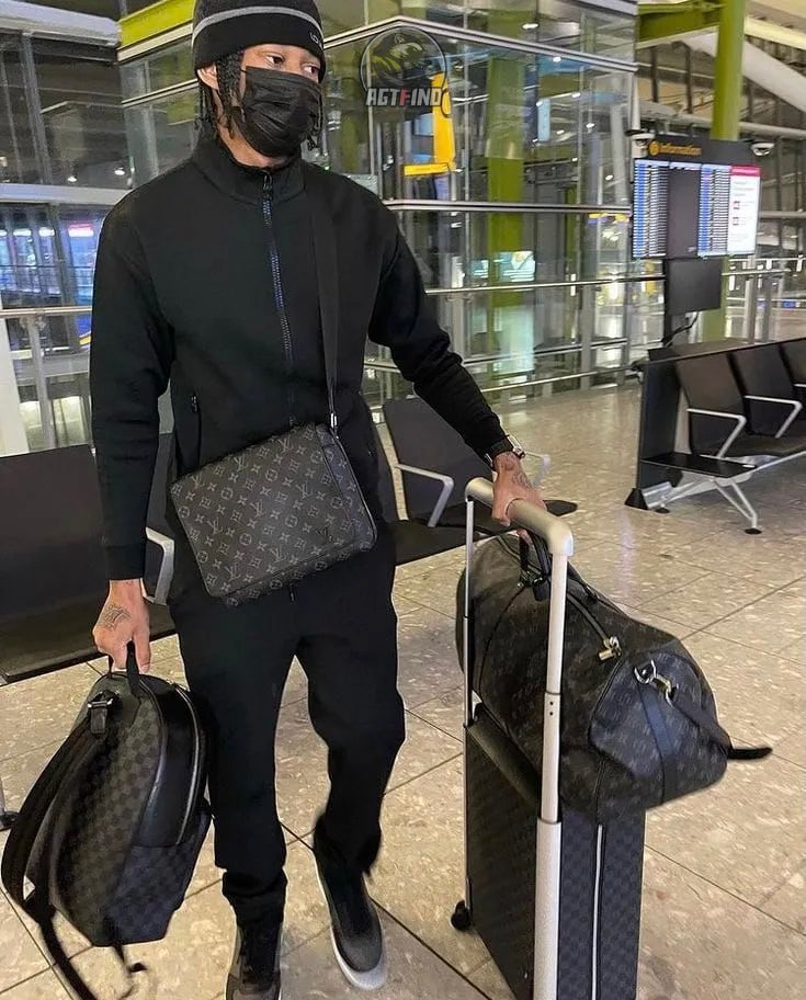 :Lv Three-piece