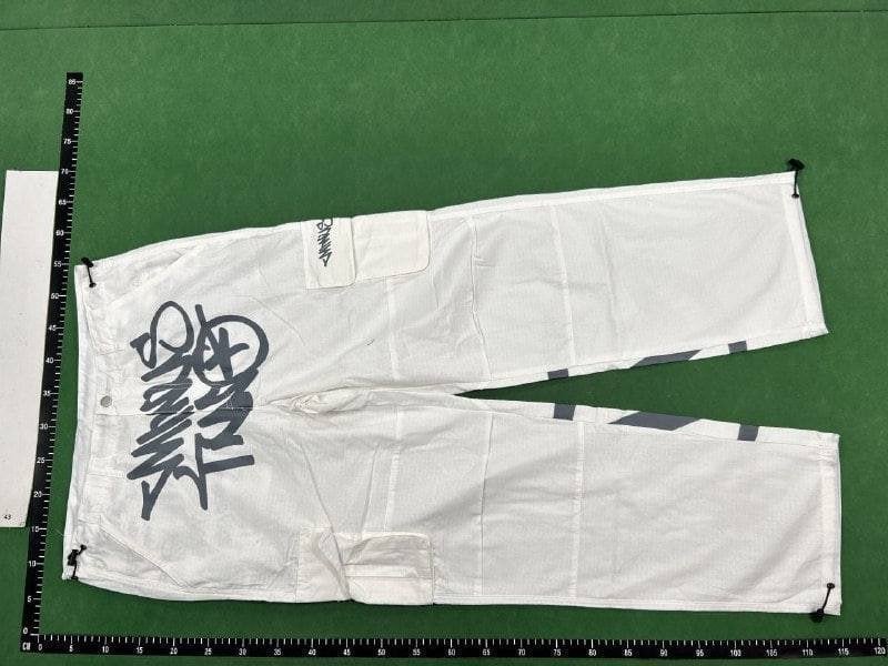 Minus  two  pants  (38  CP)