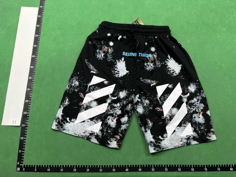 Off-white short