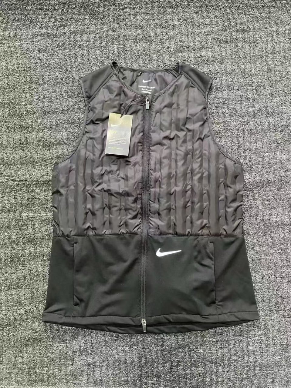  Nike pants/T-shirt/vest