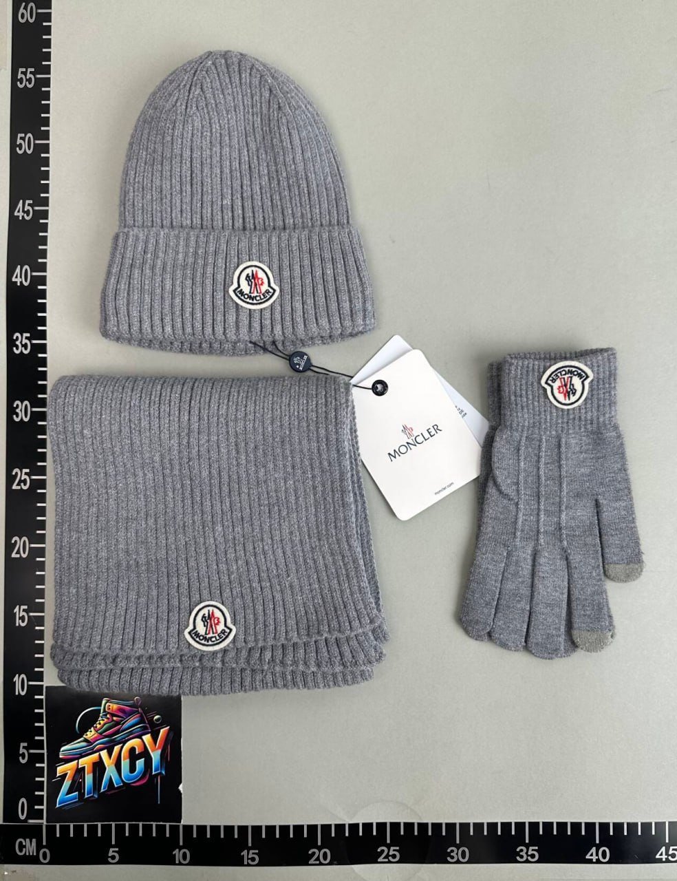 moncler hat