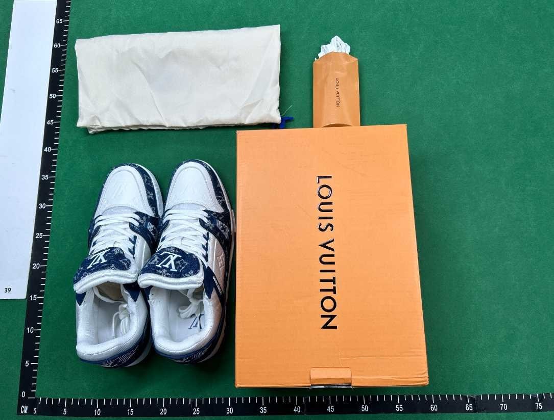  LV TRAINER SHOES