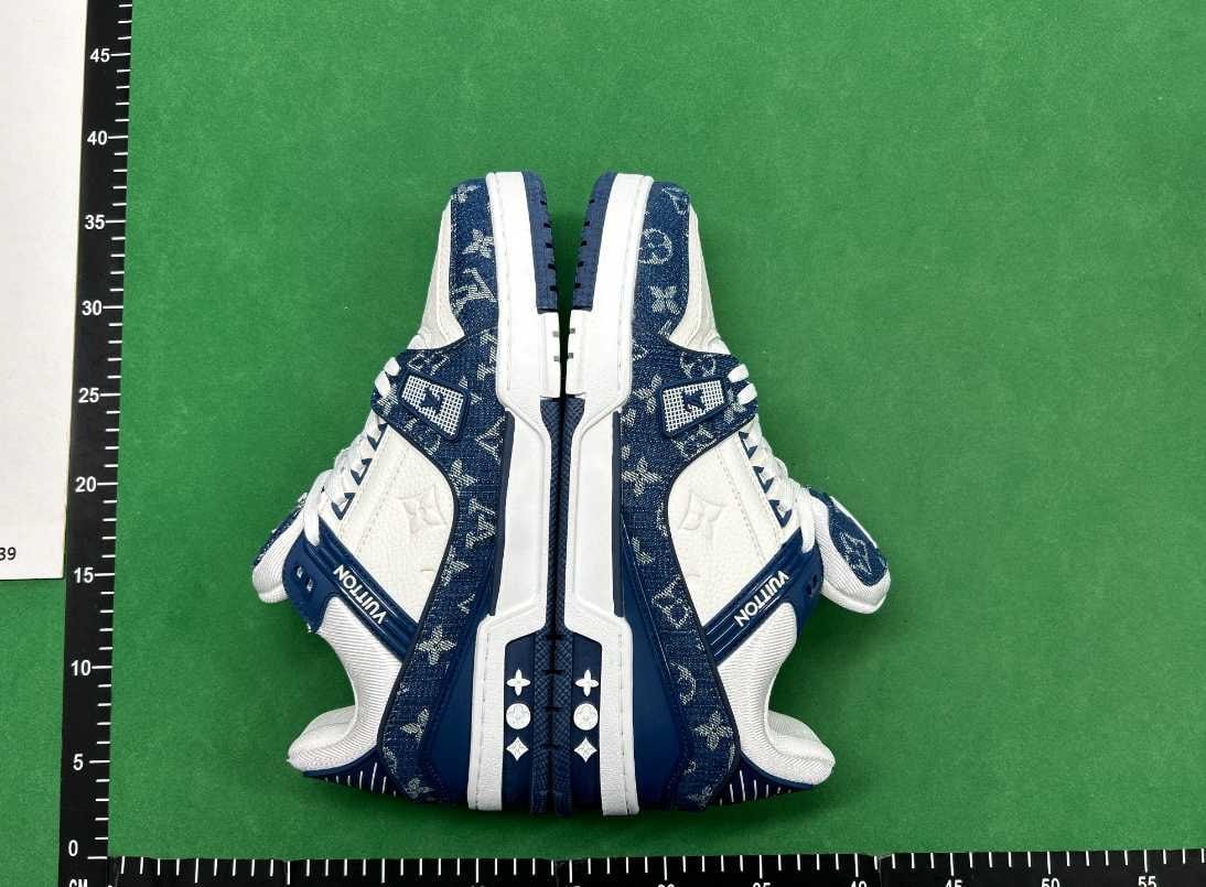  LV TRAINER SHOES